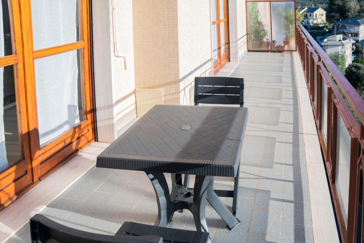 Apartamento 093 - Casa Panorama, Vista Mare E Vista Portofino, 500 Metri Centro Di Chiavari, Posto Auto Gratis Incluso Exterior foto